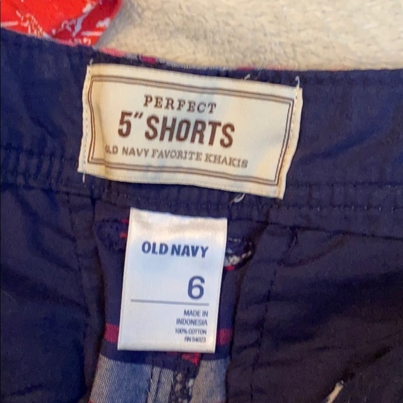 BUNDLE OF LAND AND SEA SHORTS PLUS OLD NAVY G10 - Picture 2 of 5